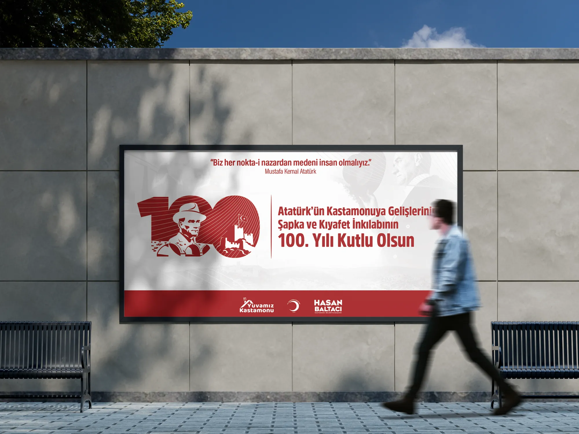 Şapka ve Kıyafet İnkılabının 100. yılı için hazırlanan açık hava billboard uygulaması